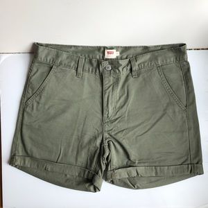 Levi’s Olive Green Chino Mid Rise Shorts size 30 women’s